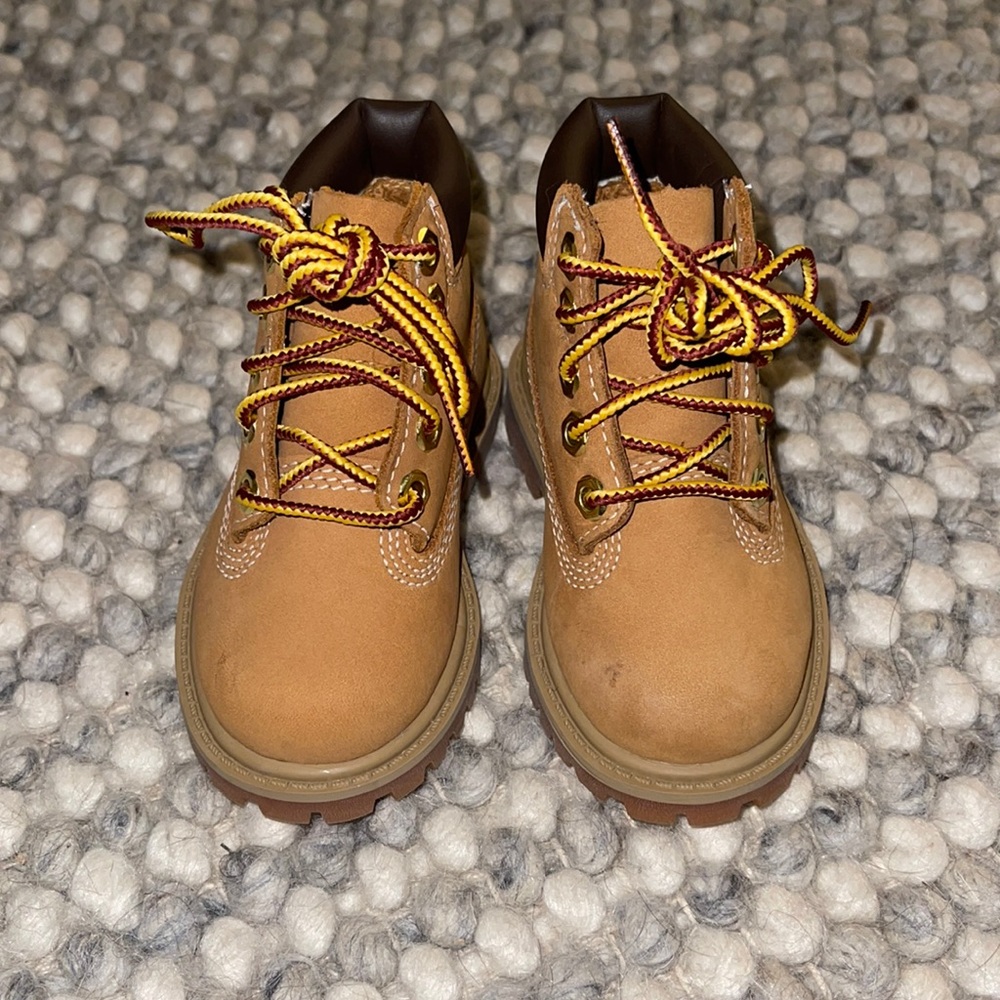 Like NEW toddler Timberland boots